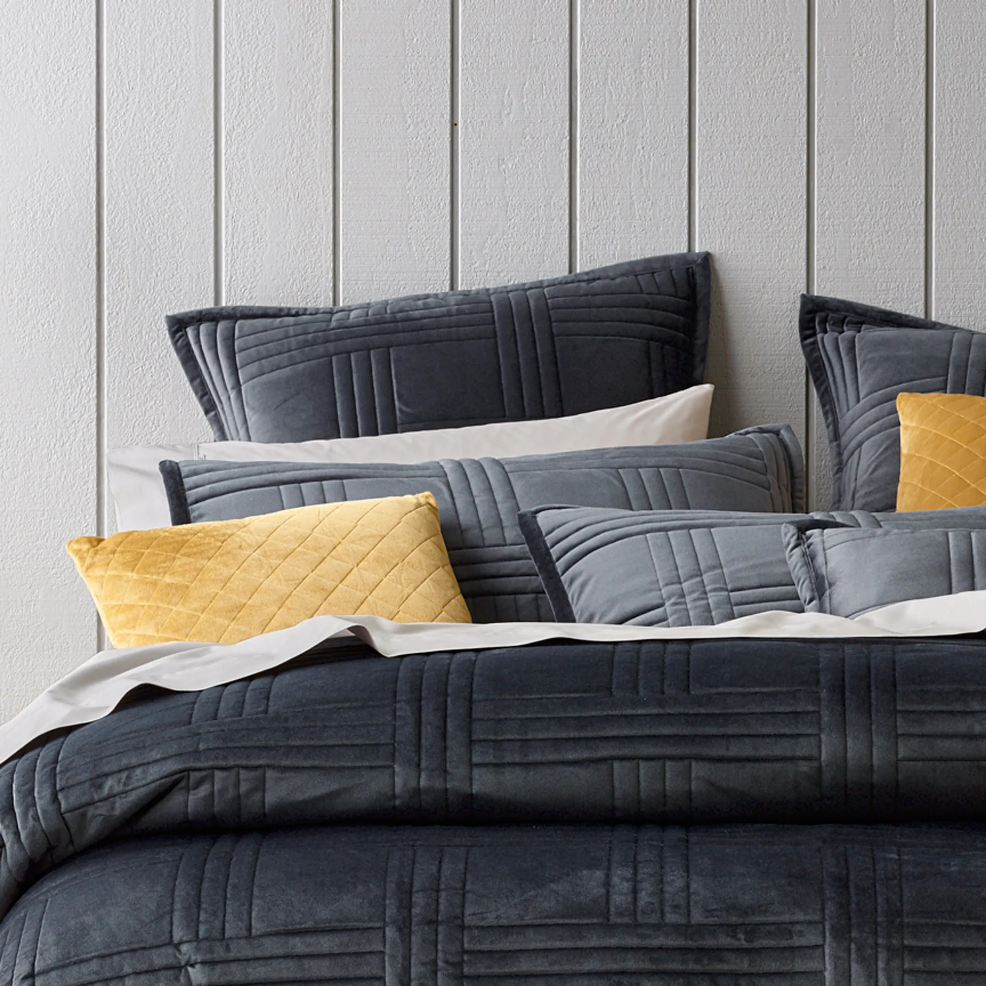 Bianca Bedding DAYTON COVERLET SET CHARCOAL