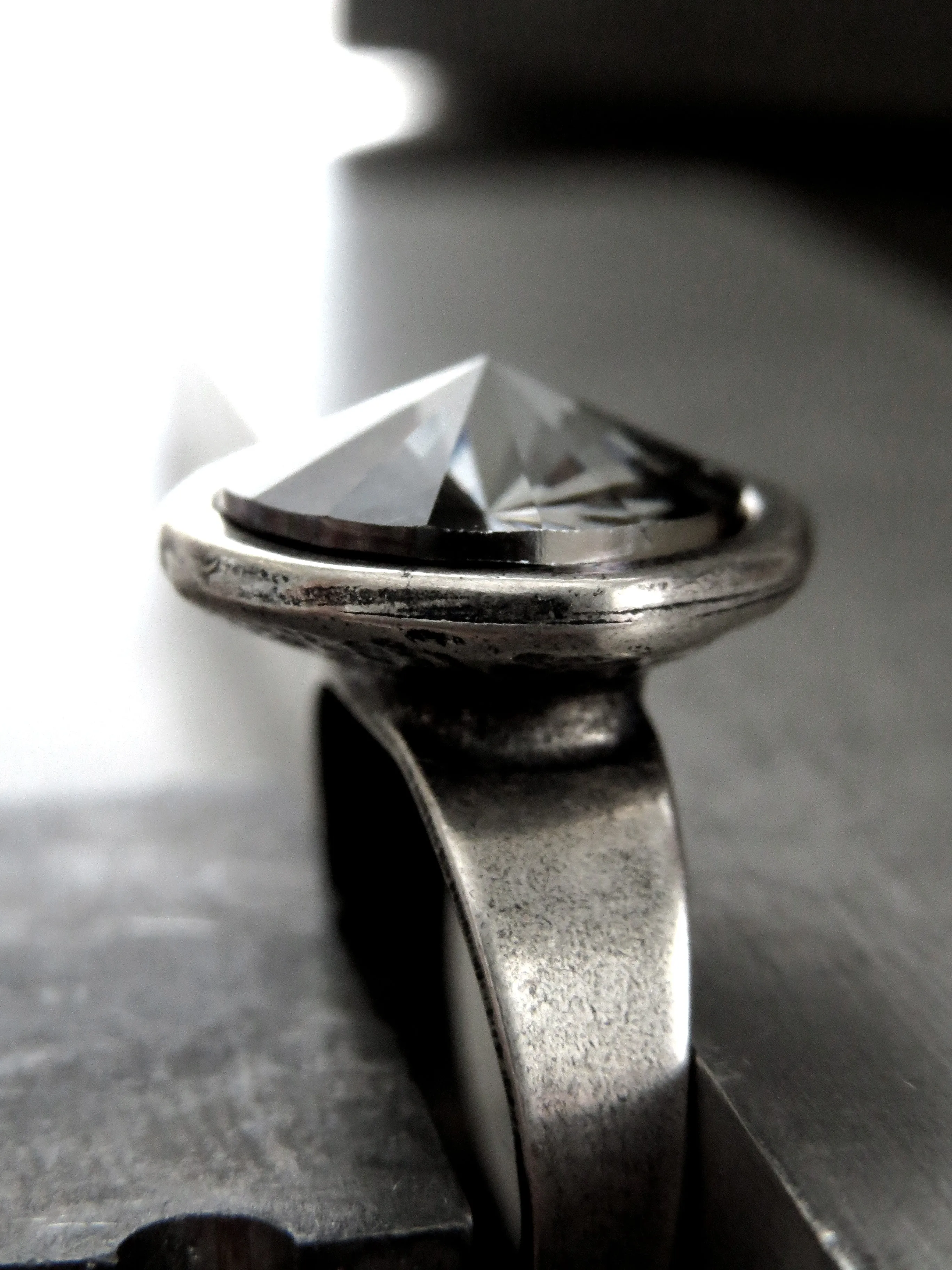 Black Night Round Crystal Ring