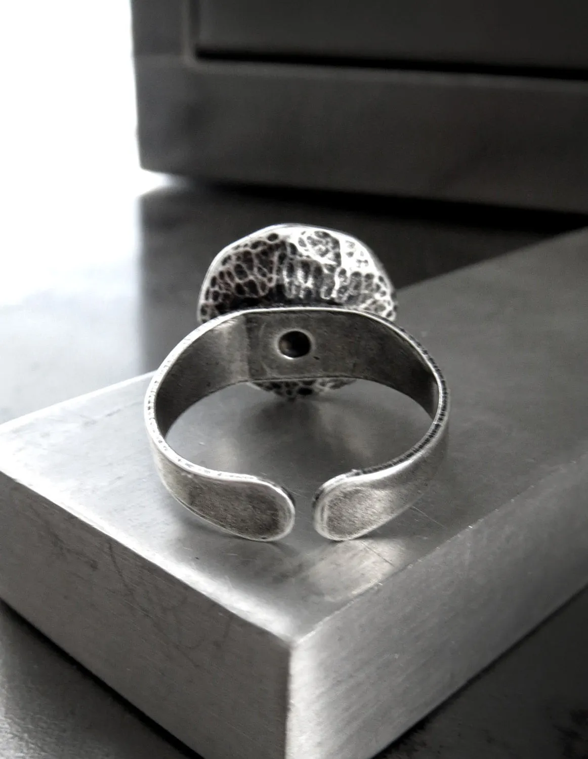 Black Night Round Crystal Ring