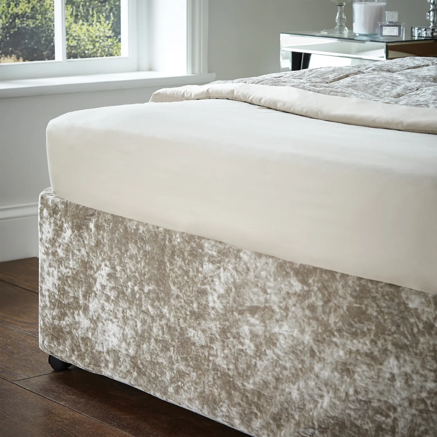 CL Crushed Velvet Divan Base Wrap