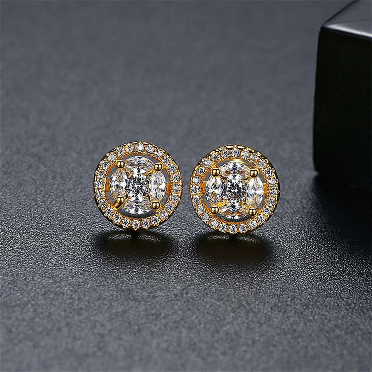 Crystal & Cubic Zirconia 18K Gold-Plated Hola Round Stud Earrings