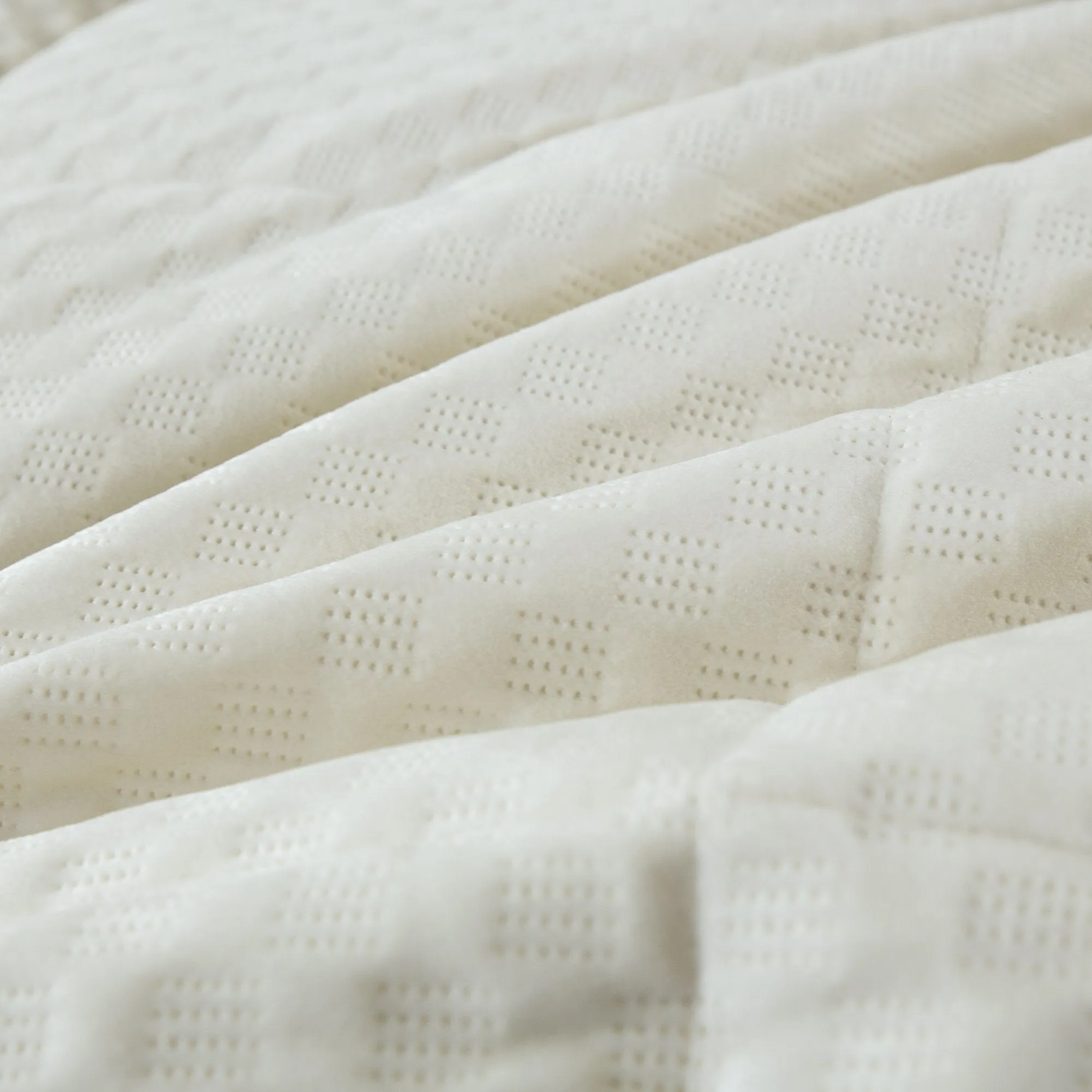 DaDa Bedding Soft Velvet Eggshell White Warm Plush 3D Pattern Comforter Set (JHW861)