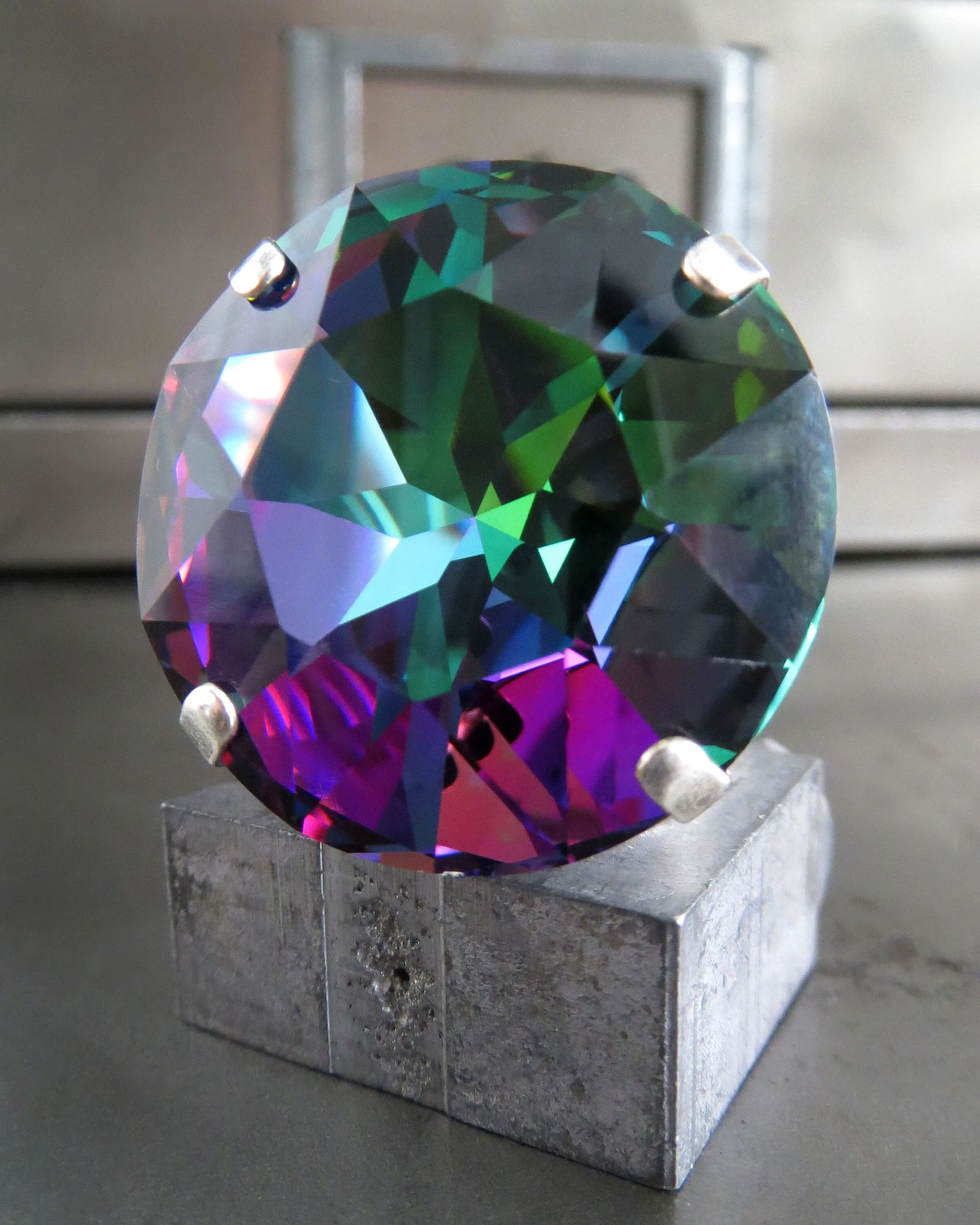 Good WITCH, Bad WITCH: Wicked Dark Crystal Ring