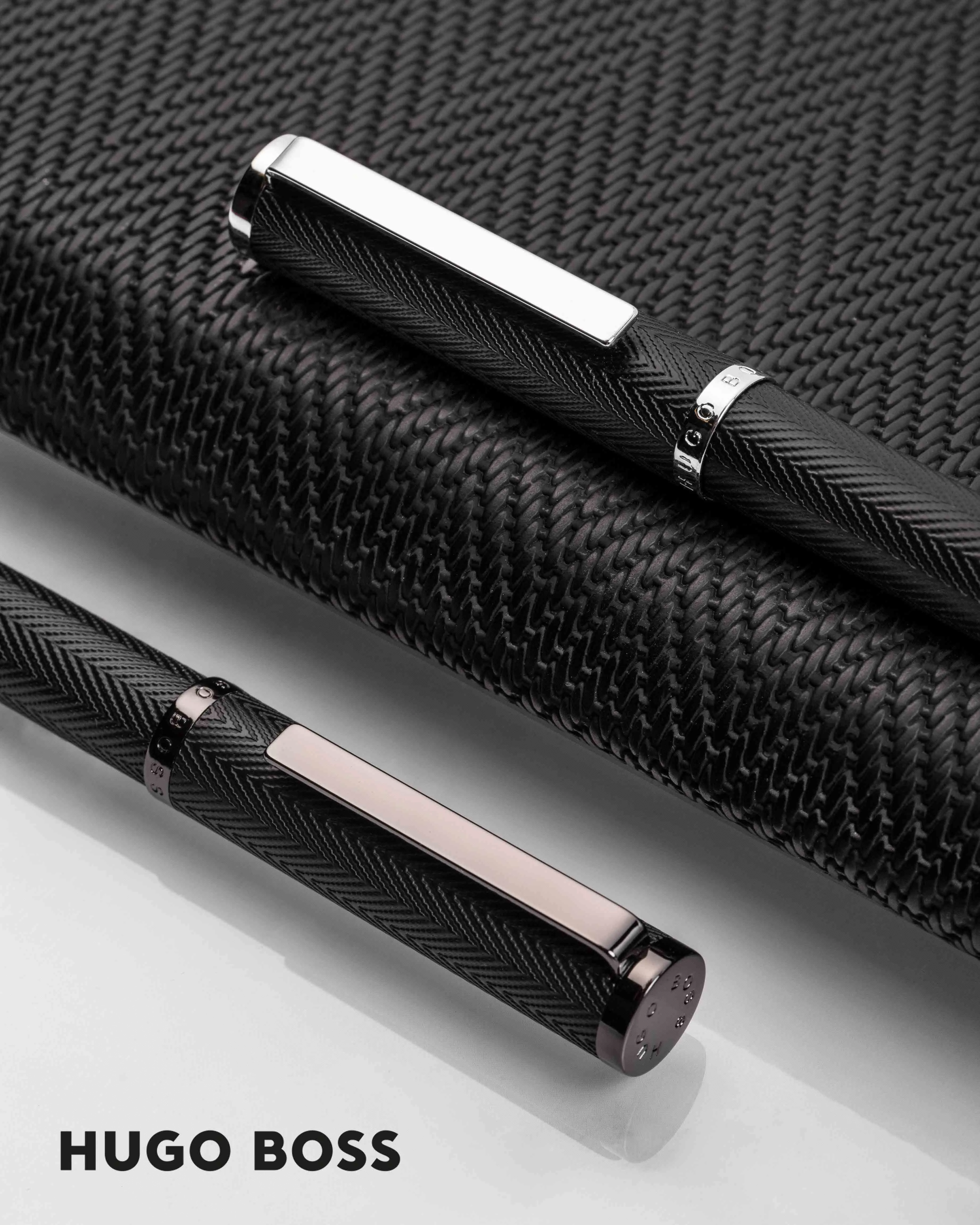 HUGO BOSS HSI1065B-Rollerball pen Formation Herringbone Chrome