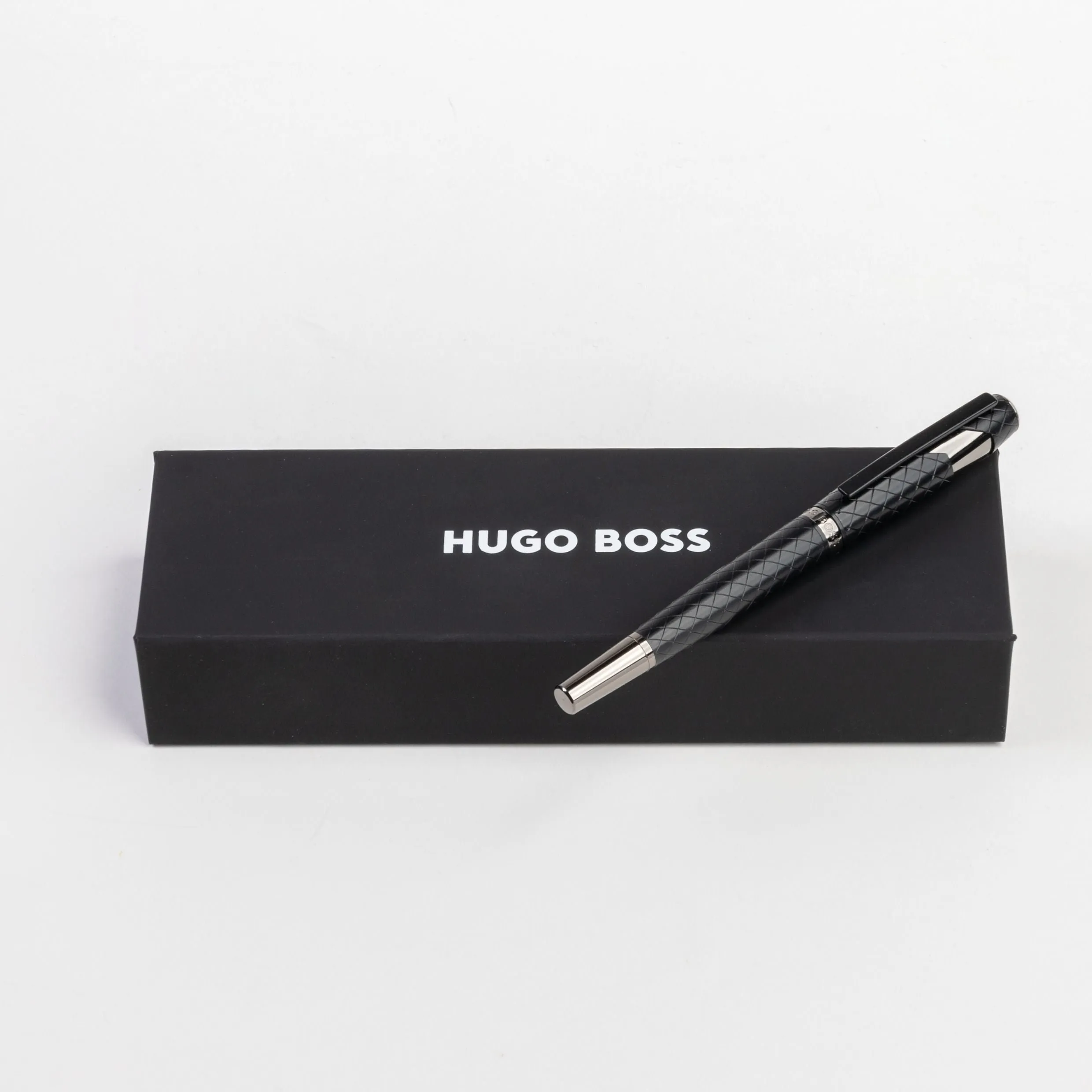 HUGO BOSS HSS2525A-Rollerball pen Chevron Black
