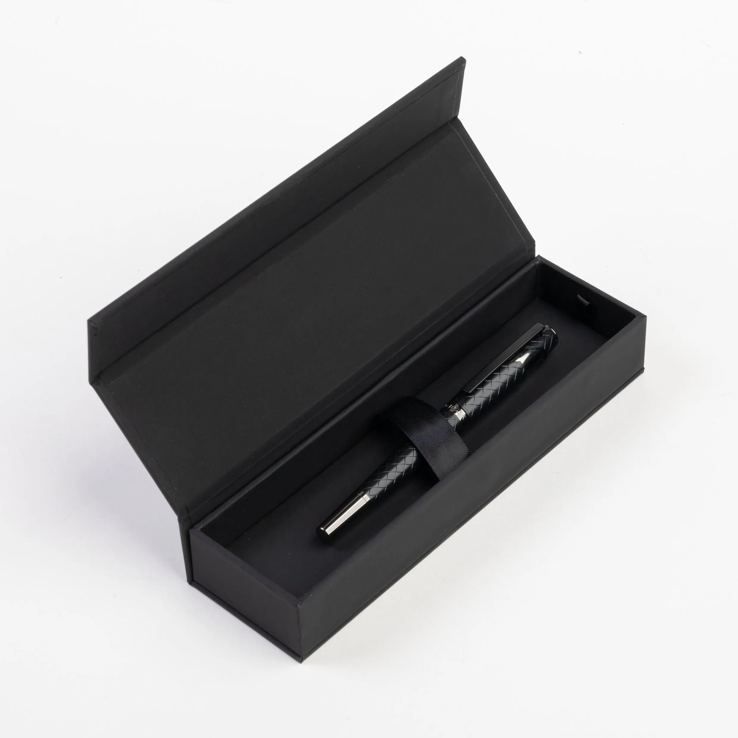 HUGO BOSS HSS2525A-Rollerball pen Chevron Black