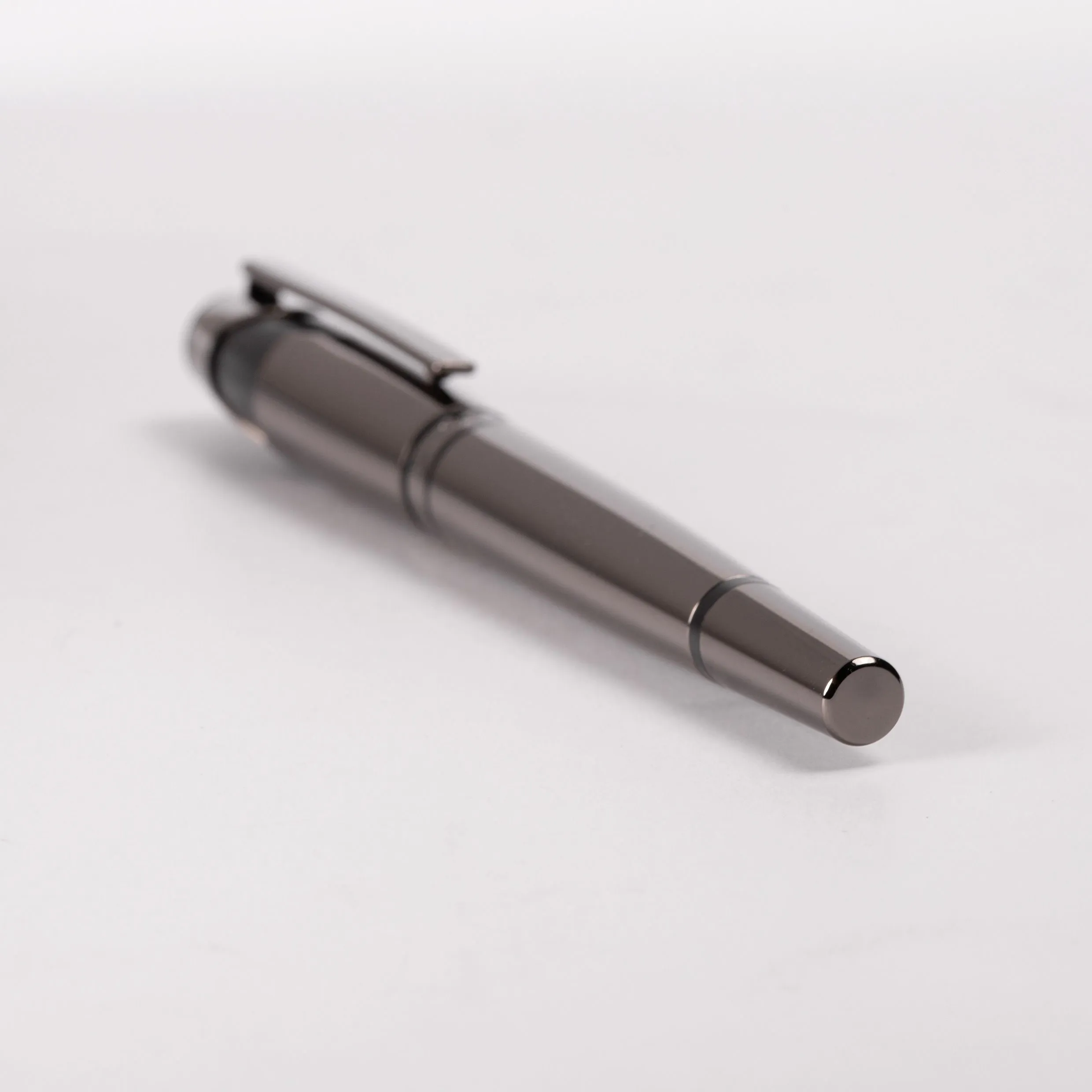 HUGO BOSS HSS2525D-Rollerball pen Chevron Gun
