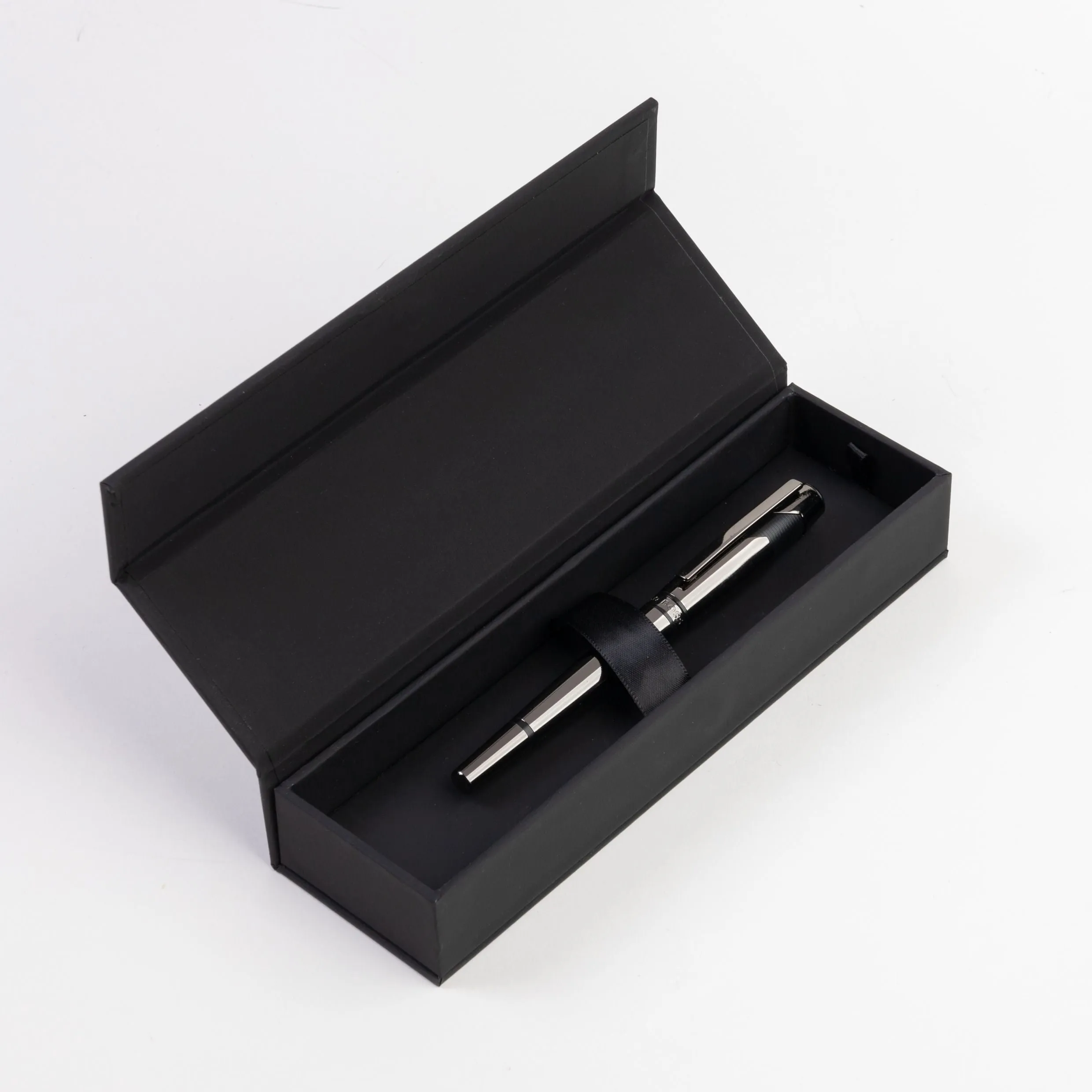 HUGO BOSS HSS2525D-Rollerball pen Chevron Gun