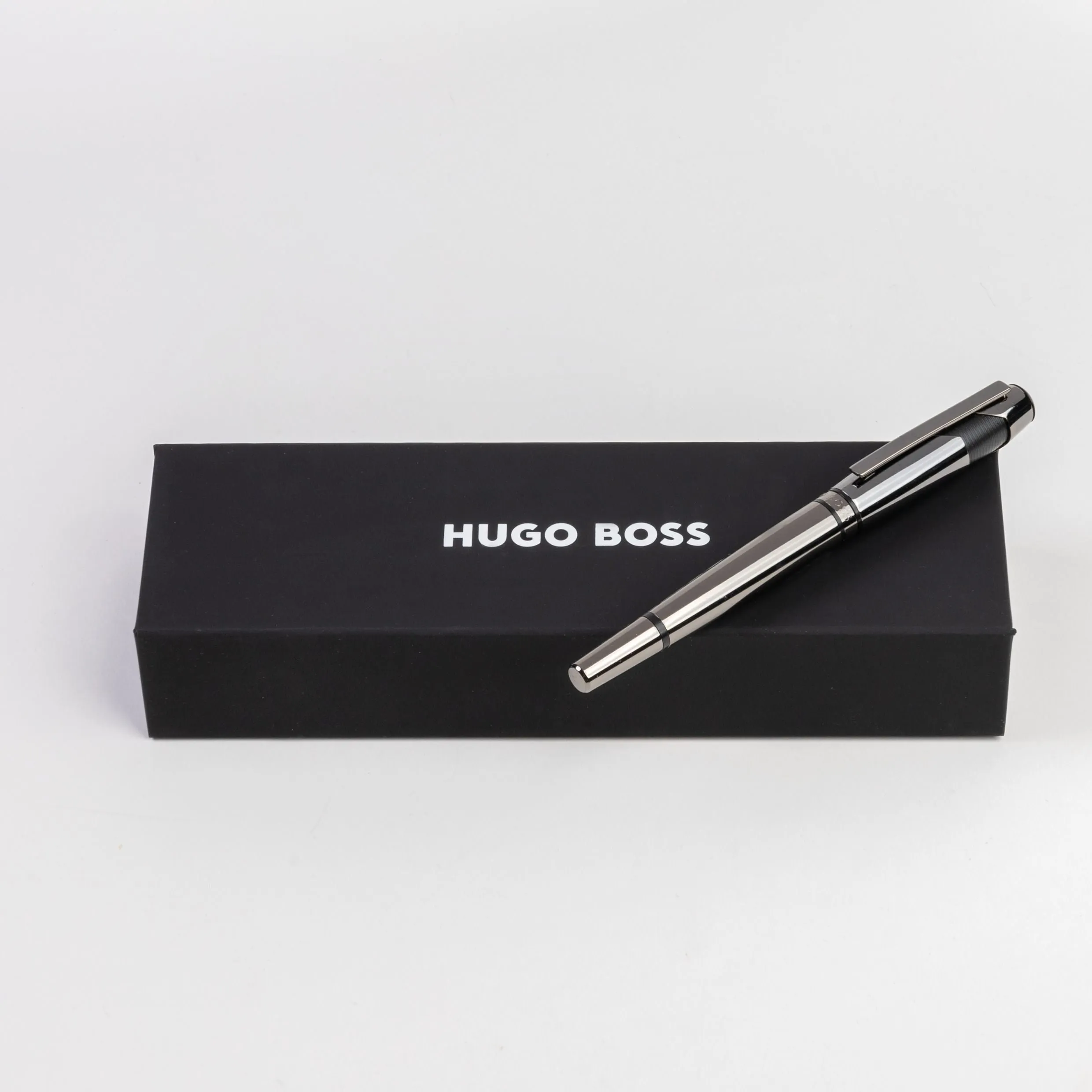 HUGO BOSS HSS2525D-Rollerball pen Chevron Gun