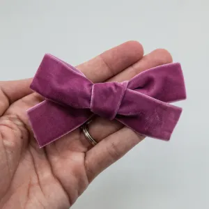 Magenta velvet bow NYE2