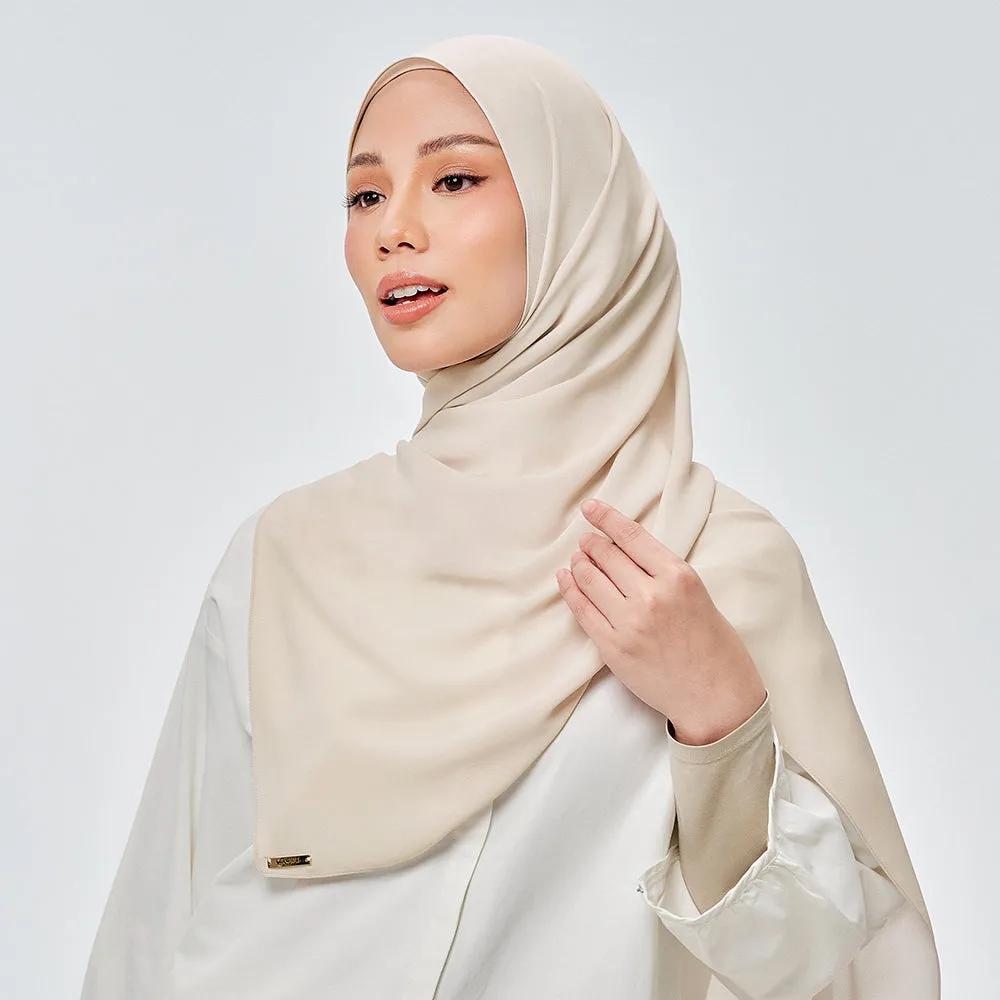 Nluxe in Pale Moon