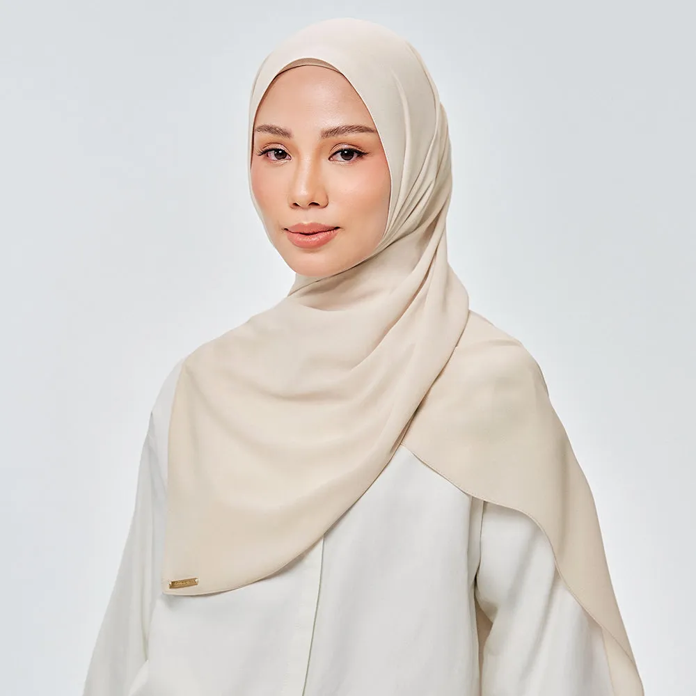 Nluxe in Pale Moon