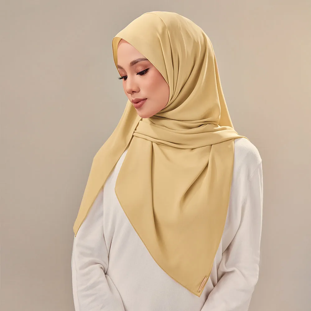 Nluxe in Semolina