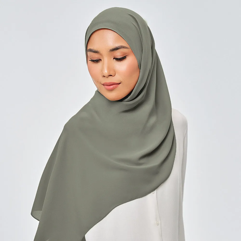 Nluxe in Tea Leaf