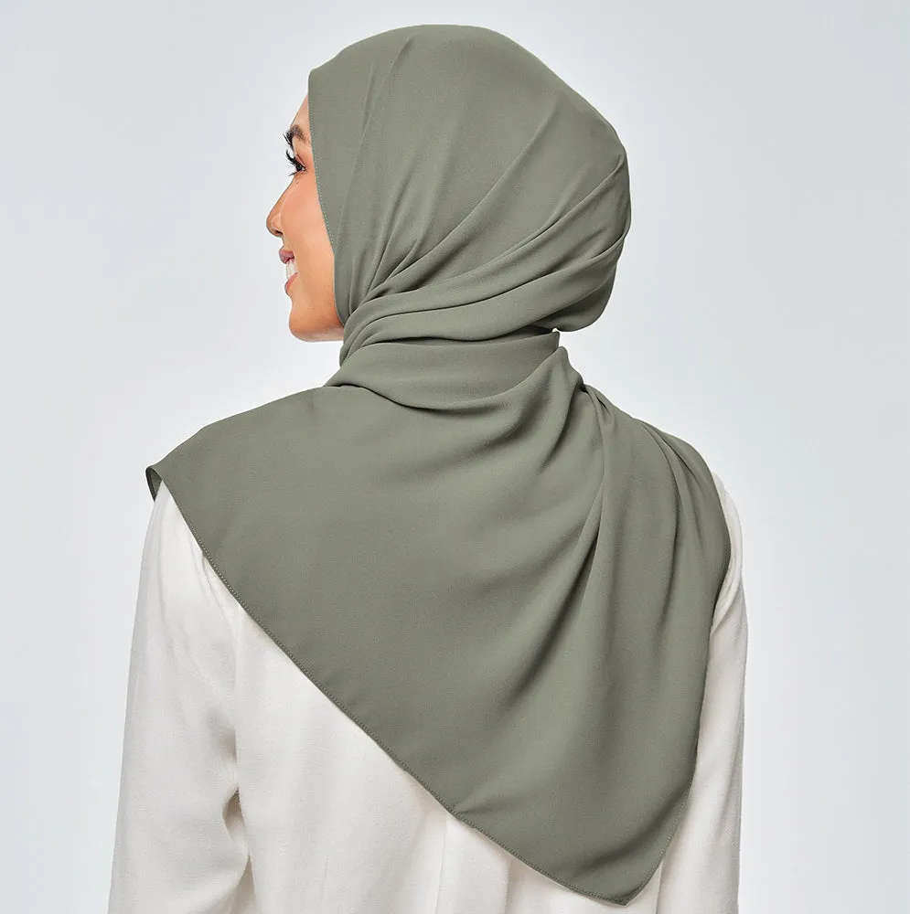 Nluxe in Tea Leaf