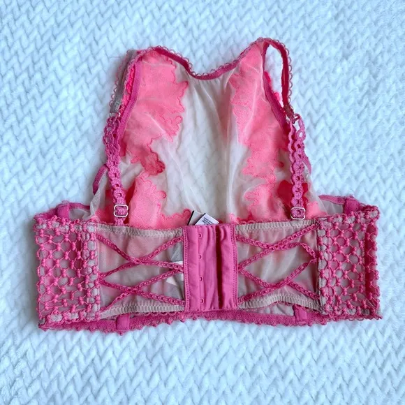 NWT Victoria's Secret Dream Angels Embroidered High Neck Bra 32C Unlined Sheer