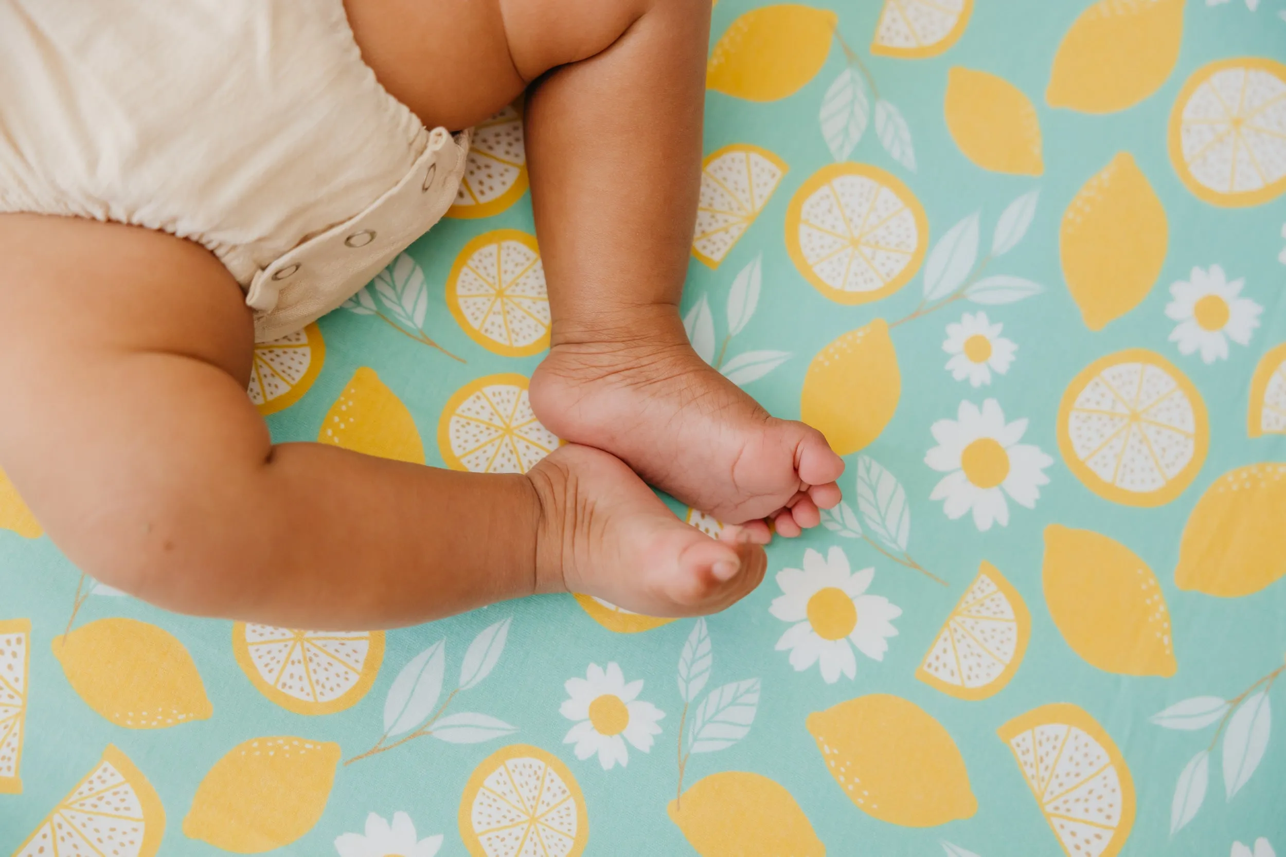 Premium Knit Fitted Crib Sheet - Lemon