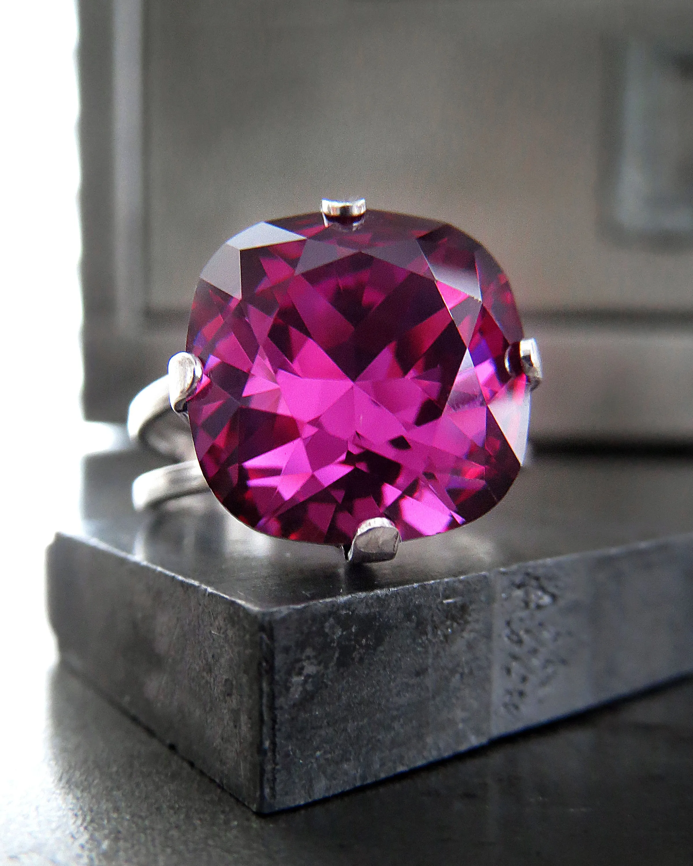 SWEET - Magenta Crystal Ring