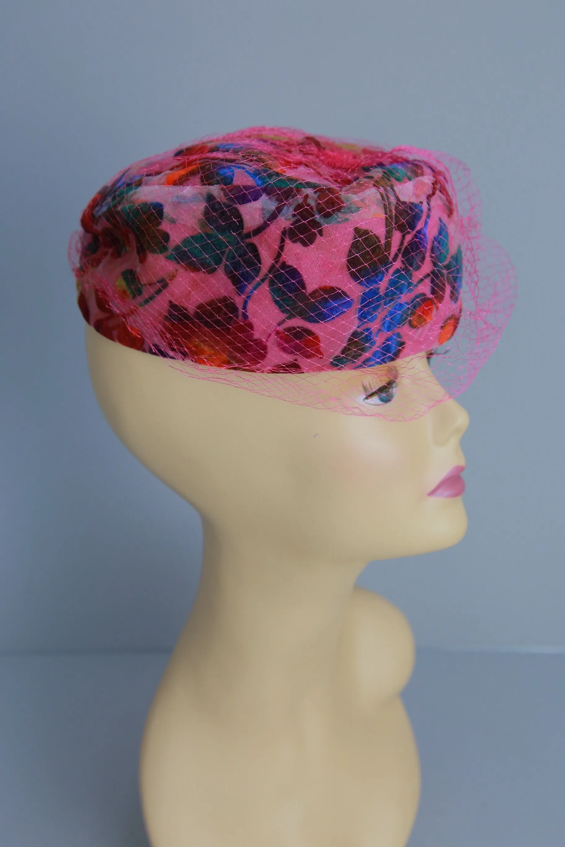 Vintage 50s pink velvet net hat
