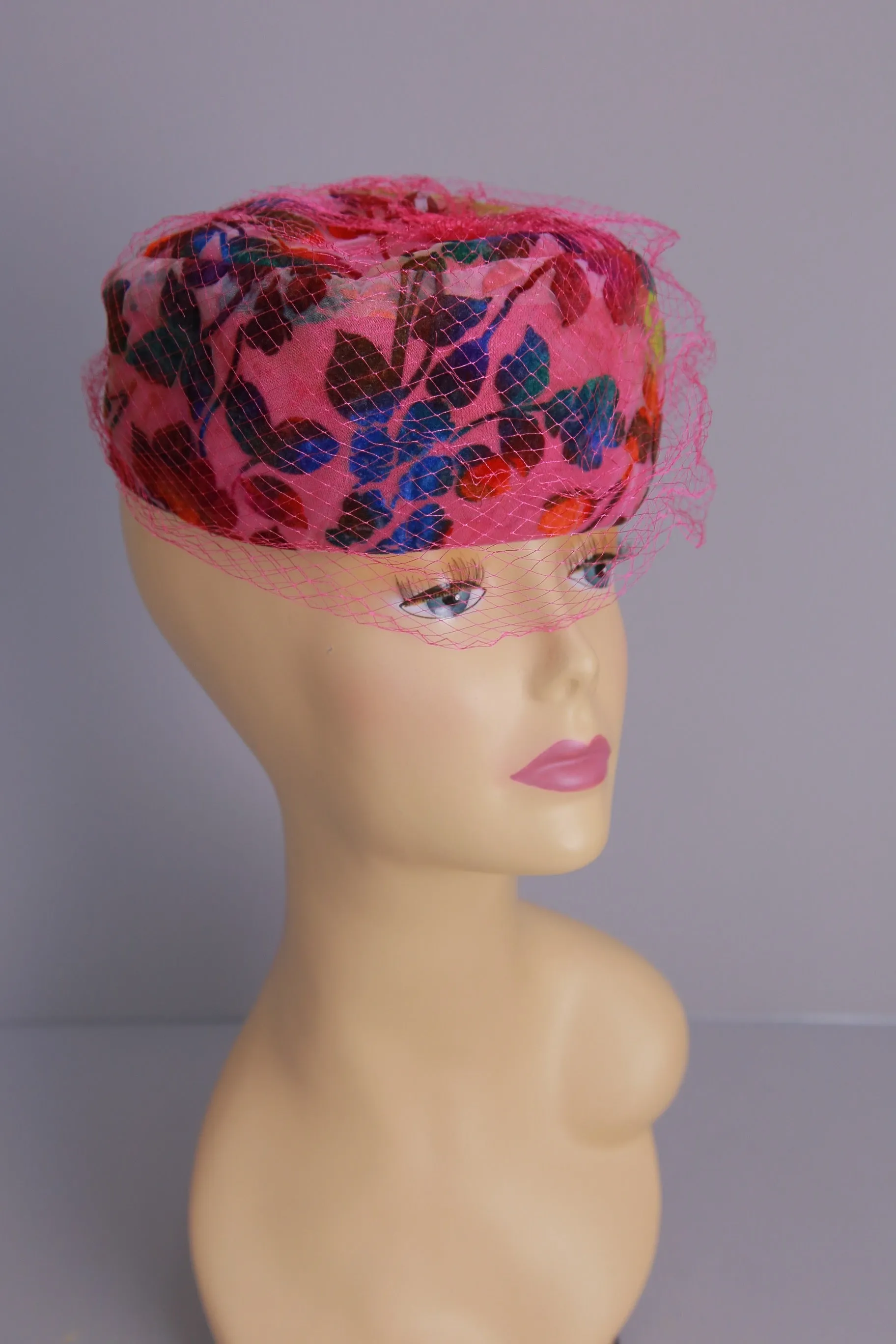 Vintage 50s pink velvet net hat